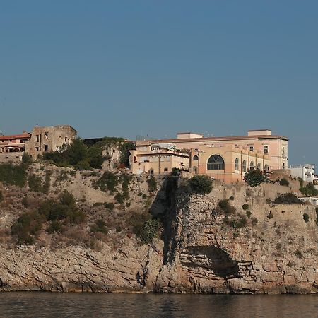 Sunrise Guest House Gaeta Exteriör bild