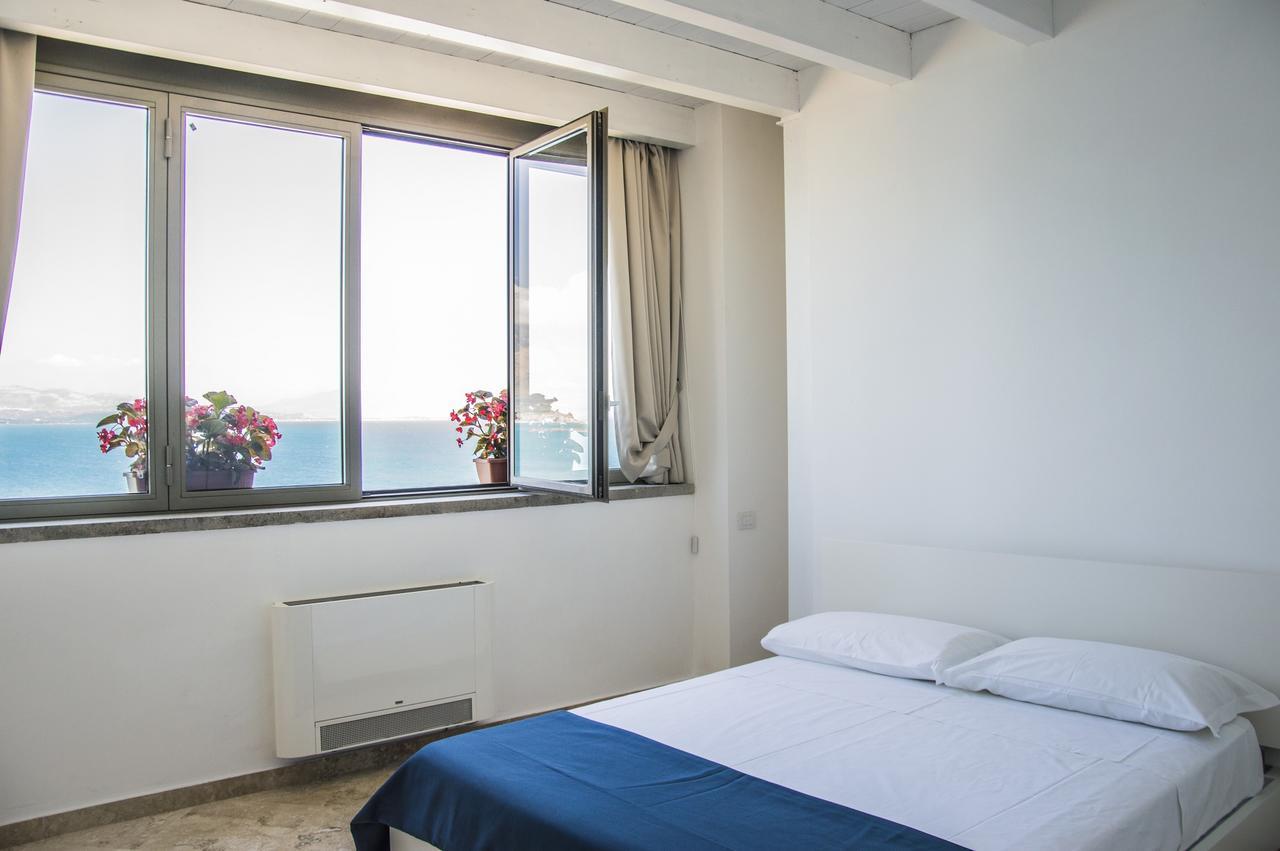 Sunrise Guest House Gaeta Exteriör bild
